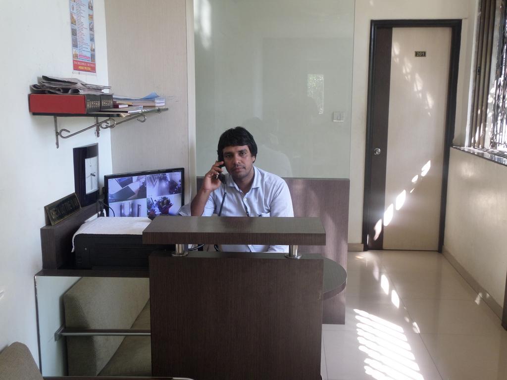 Hotel Minerva Residency Mumbai  Buitenkant foto