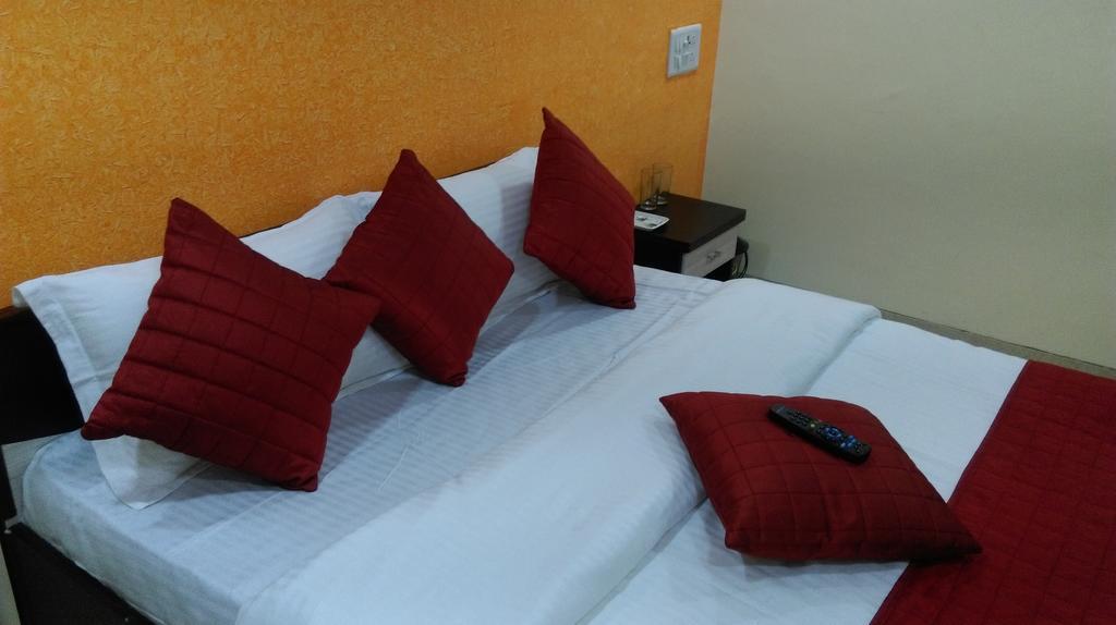 Hotel Minerva Residency Mumbai  Buitenkant foto