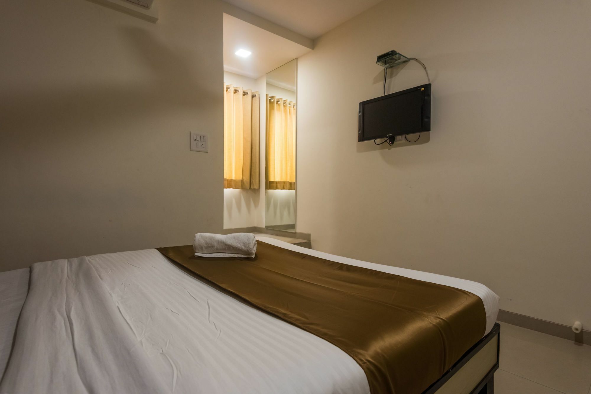 Hotel Minerva Residency Mumbai  Buitenkant foto
